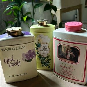 Wow! Set of 3 Yardley powder tins $10